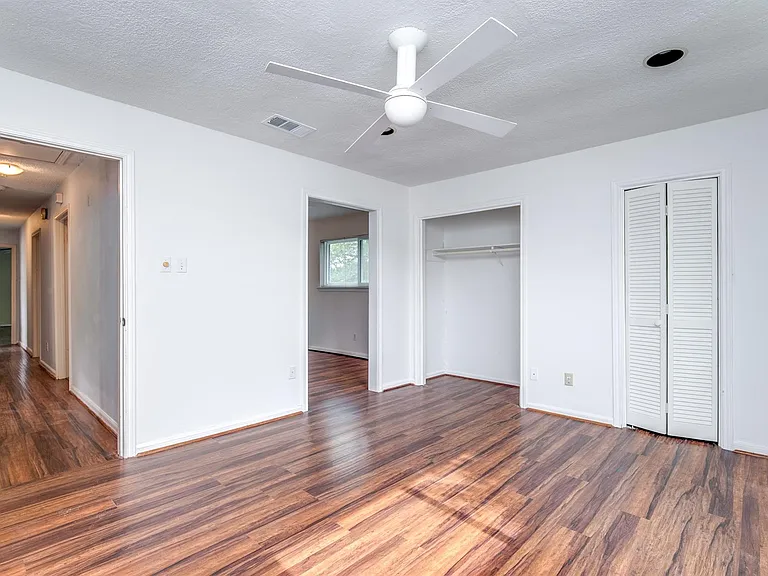 3927 Pleasant Valley Dr — Photo 35