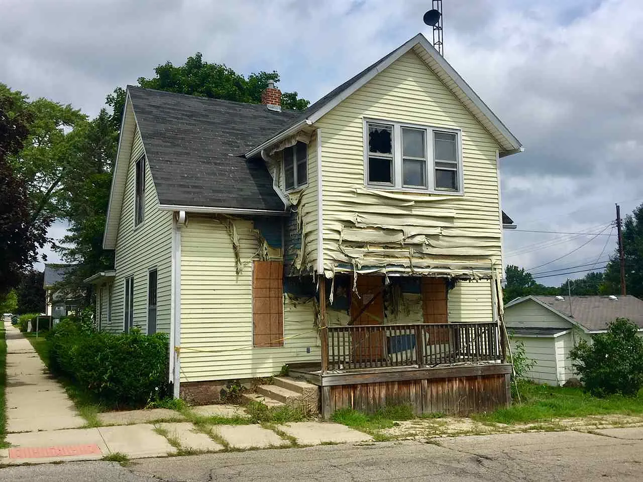 115 W Marmont St photo 1