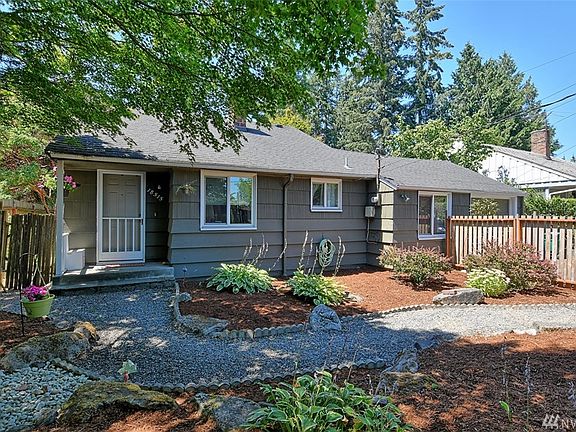 So much privacy and perfect for the gardener in you!