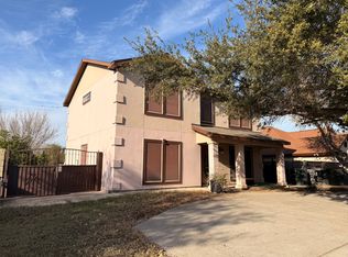 1214 Longhorn Dr, Laredo, TX 78045
