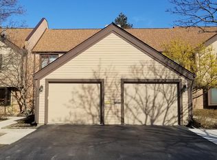 1291 Farnsworth Ln, Buffalo Grove, IL 60089