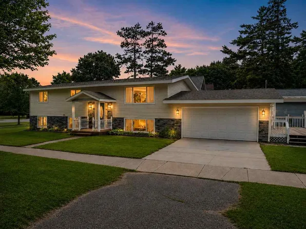 303 Ducharme St, Mackinaw City, MI 49701