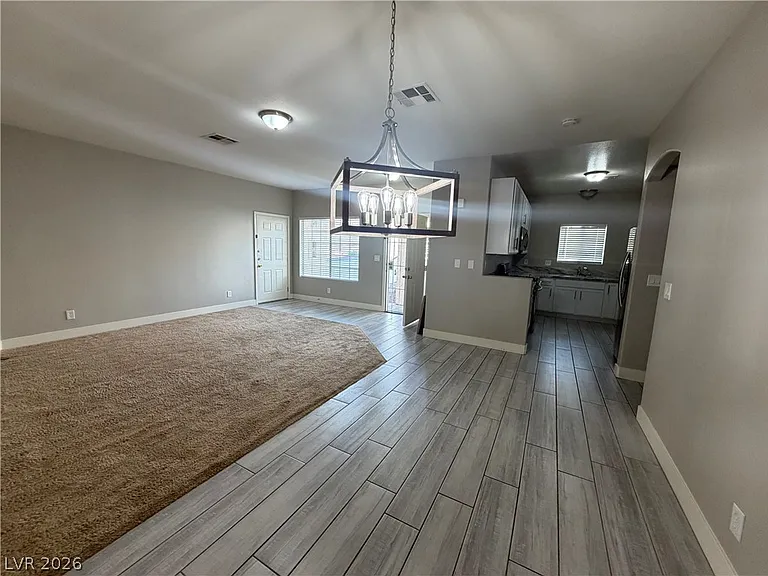 1900 N Torrey Pines Dr #105 — Photo 9