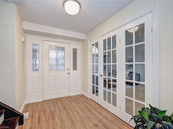 2nd image of 519 Yorkshire Dr