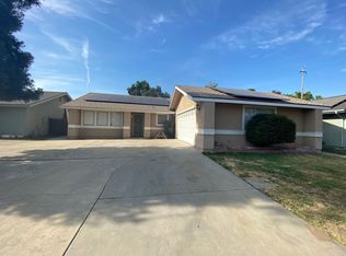2818 E Saint Johns Pkwy, Visalia, CA 93292