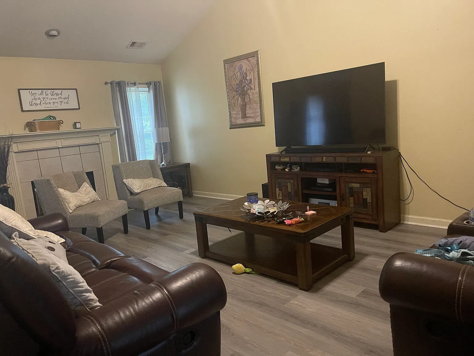 3 bed, 1836 sqft, $2,300 — Photo 3