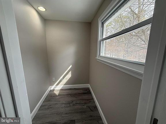 2nd image of 5058 Tremont Ave