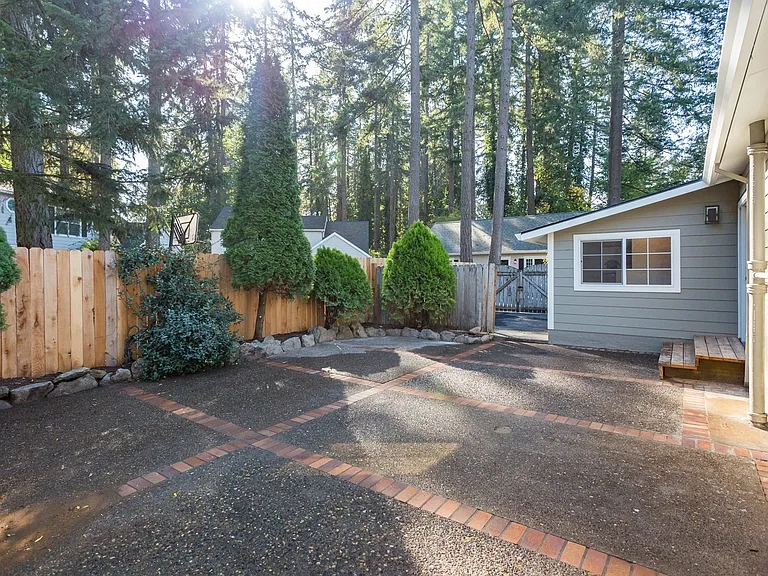 5262 Rosewood St — Photo 51