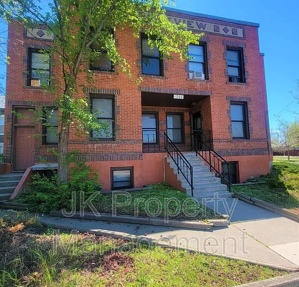 1200 1st Ave N #6 — Photo 2