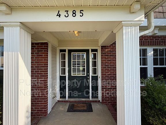4th image of 4385 Tucker Chase Dr