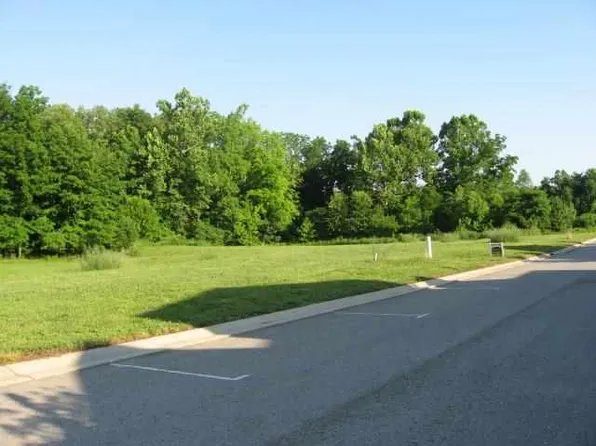 24 Robert East Ct, Radcliff, KY 40160