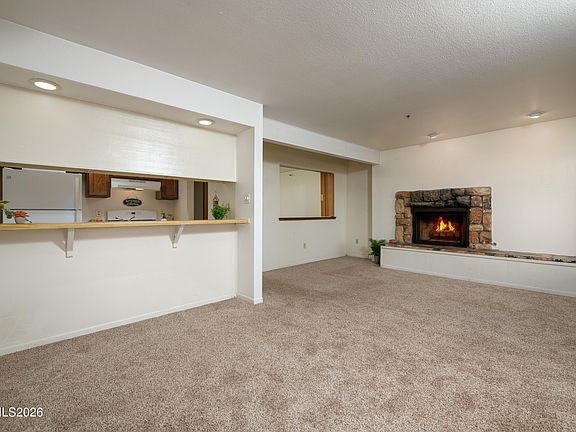 4th image of 759 Boulder Ct #G