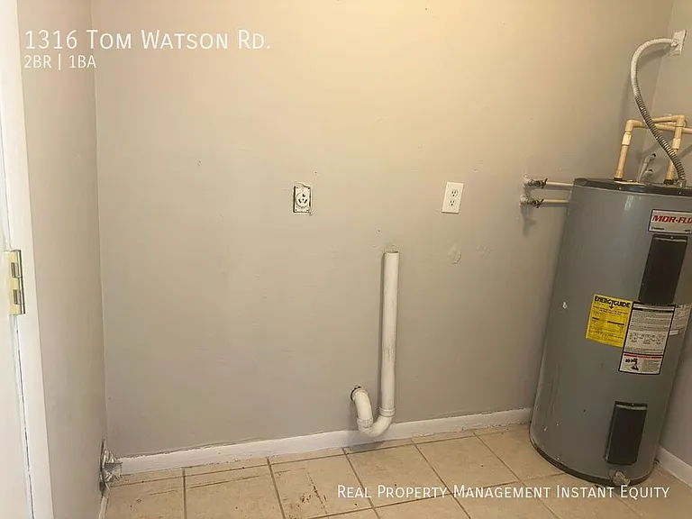 1316 Tom Watson Rd — Photo 13