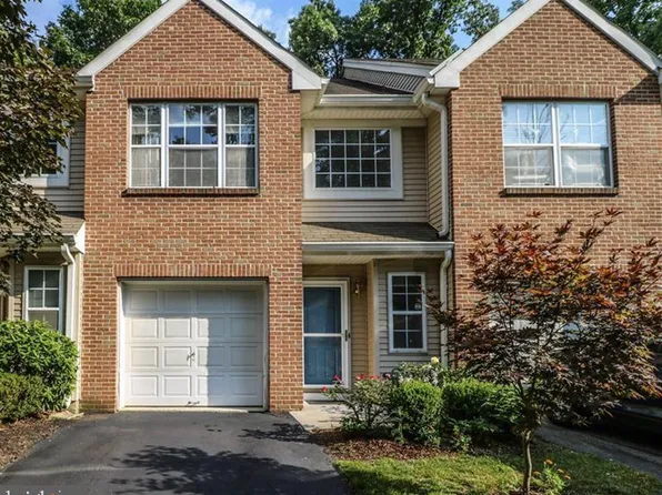 202 Hidden Woods Ct #A, Piscataway, NJ 08854