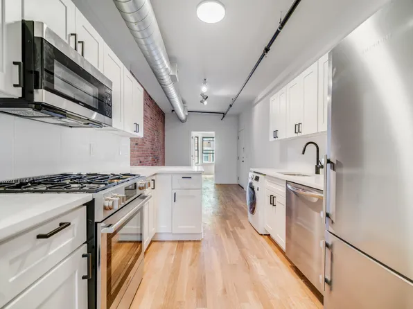 303 1st St APT 8, Hoboken, NJ 07030