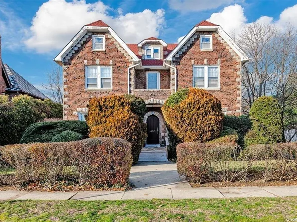 400 W Broadway, Cedarhurst, NY 11516