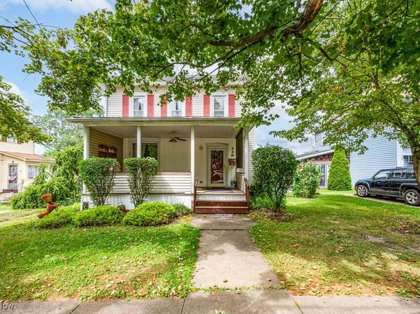 330 E Main St, East Palestine, OH 44413