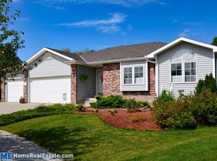 7930 Rose Hill Ct, Lincoln, NE 68516