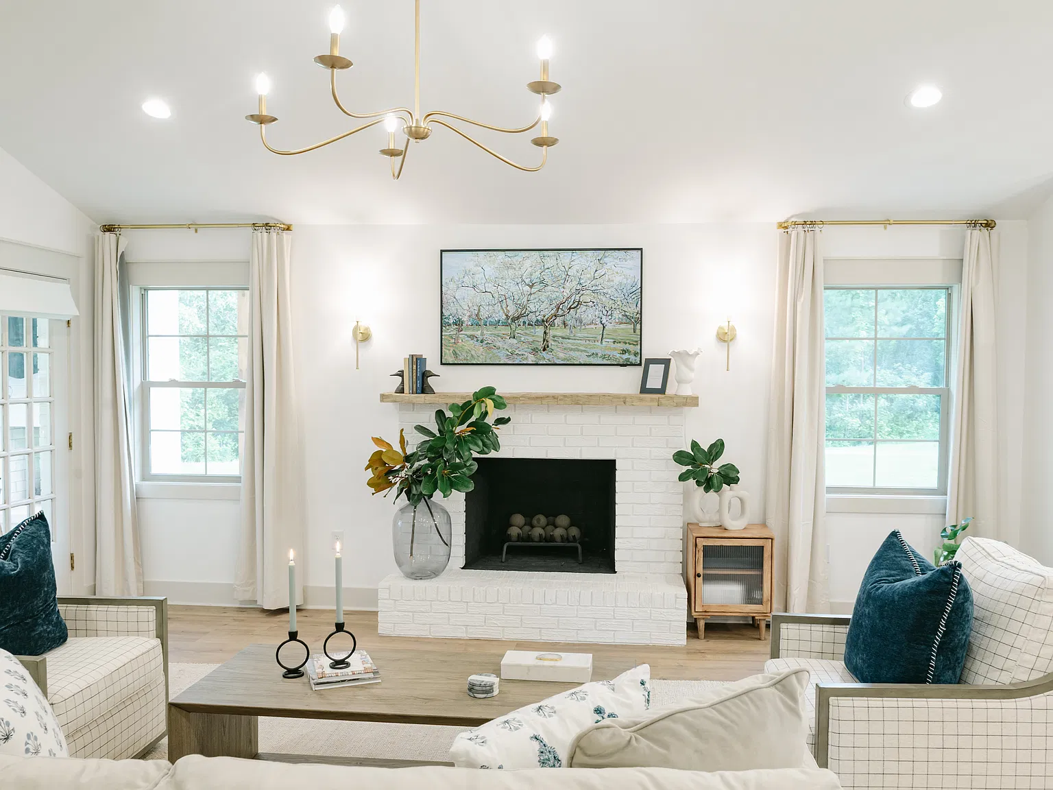 4 bed, 2725 sqft, $5,000 — Photo 1