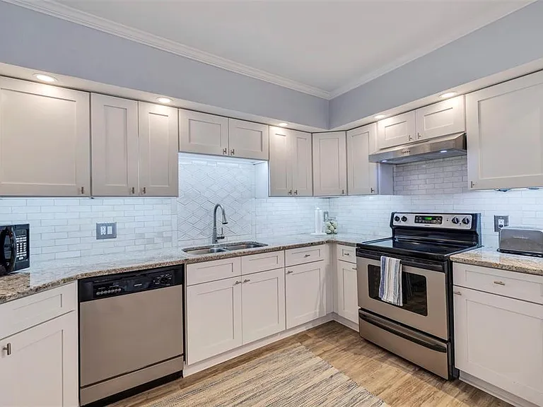 5396 Gulf Blvd #209 — Photo 7