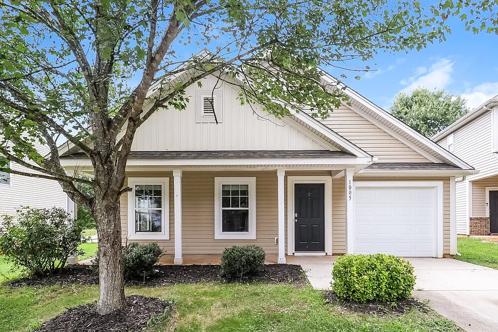 3 bed, 2.0 bath, 1480 sqft, $1,805 — Photo 1