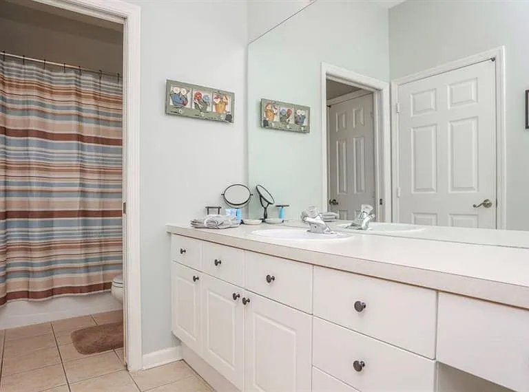 2310 Silver Palm Dr #302 — Photo 9