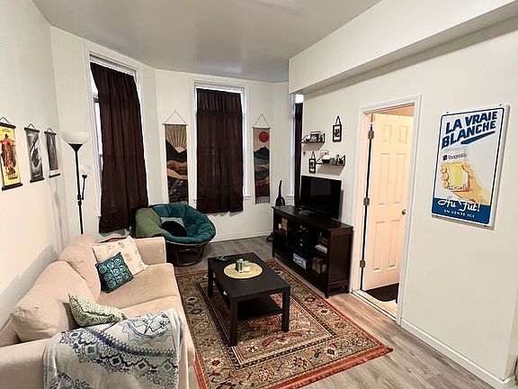 3rd image of 3305 Dawson St APT 1