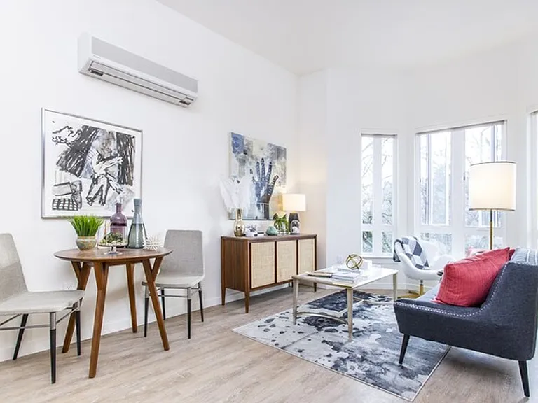 11 Marche Apartments — Photo 1