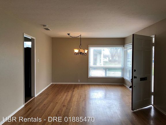 4th image of 219 Hollywood Ave