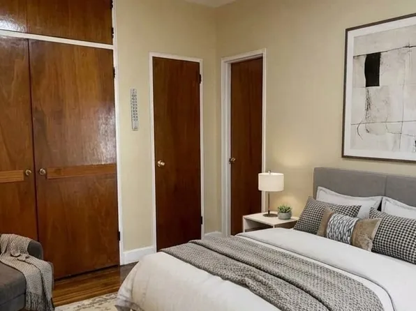 195-24 Jamaica Avenue image 1 of 1