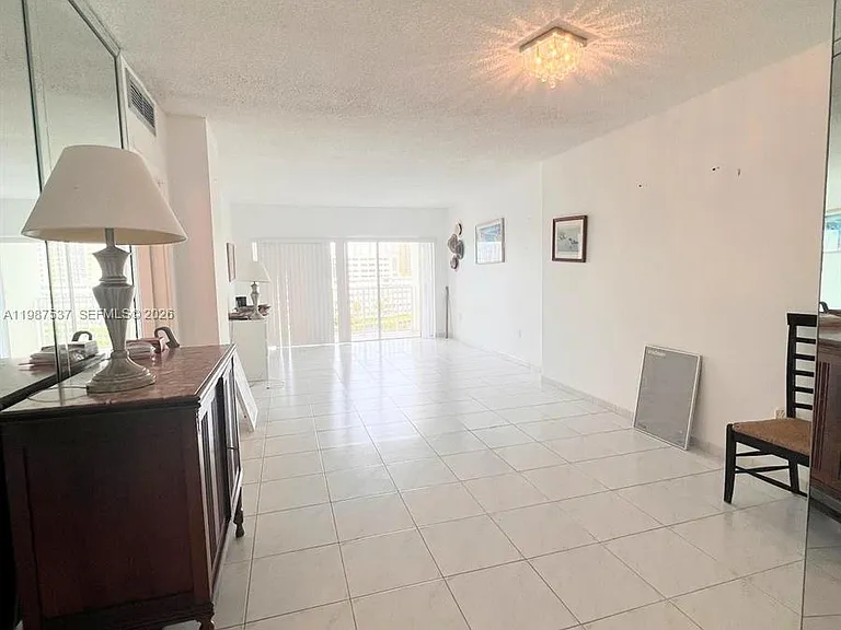 300 Bayview Dr #915 — Photo 8