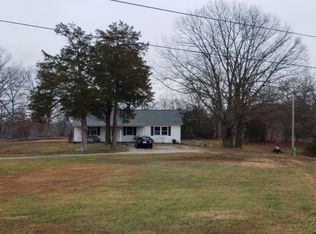 1240 Winston Rd, Irvine, KY 40336