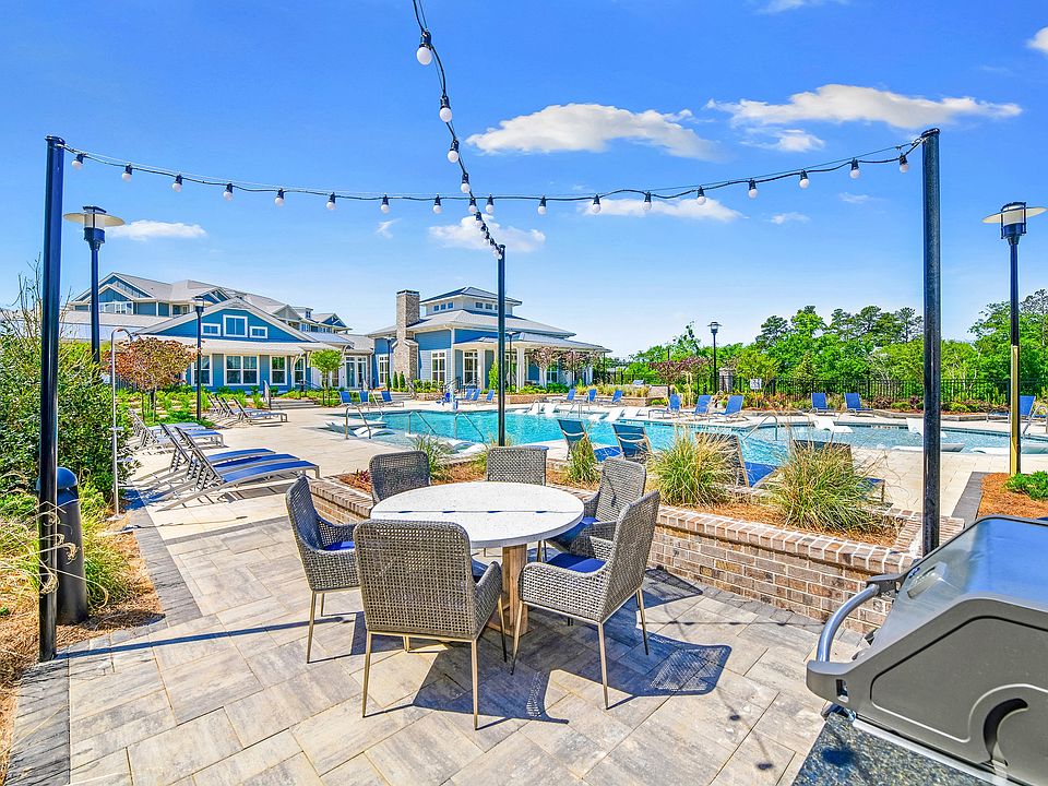 Poolside al fresco dining area