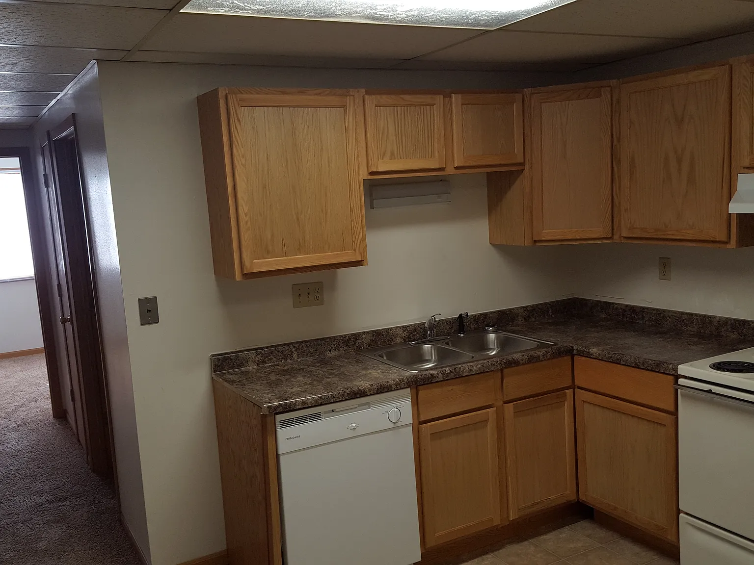 2 bed, 900 sqft, $925 — Photo 4