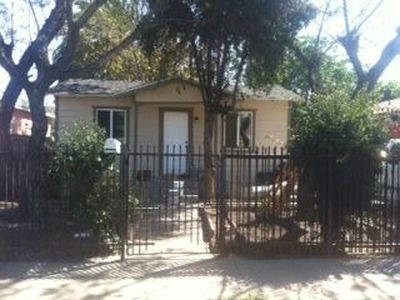 354 E 98th St, Los Angeles, CA, 90003