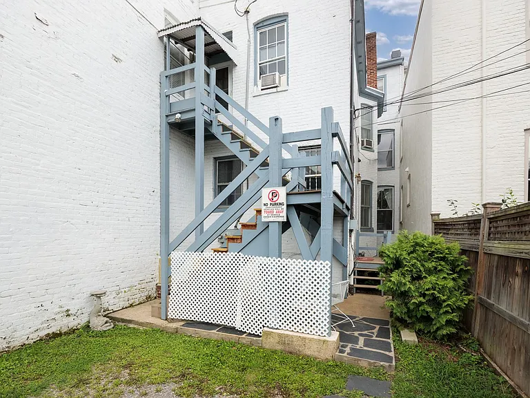 1206 Park Ave — Photo 14