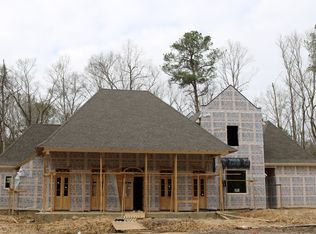 215 Little Creek Dr, Flowood, MS 39232