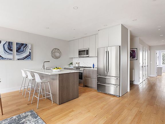 5th image of 334 22nd St #2A