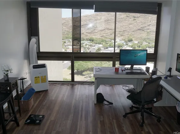 521 Hahaione St #16G, Honolulu, HI 96825