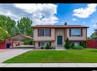 6071 S Woodsborough Way, Kearns, UT 84118