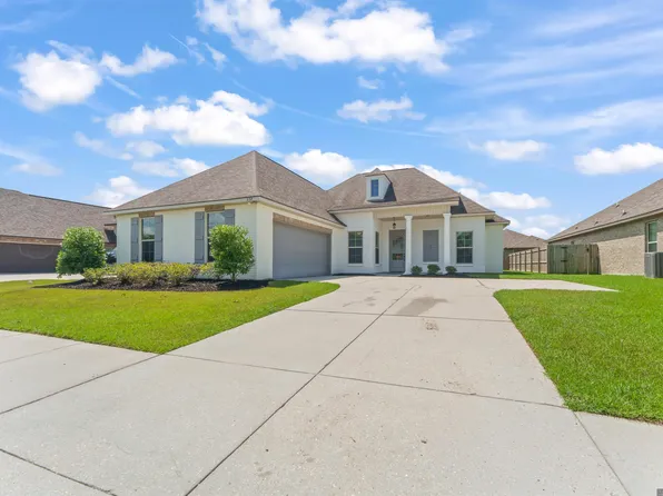 837 Lakehaven Dr, Gonzales, LA 70737