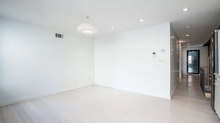 Rented by Nooklyn NYC LLC | media 69