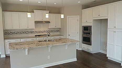 2nd image of 713 Sugarberry Ln