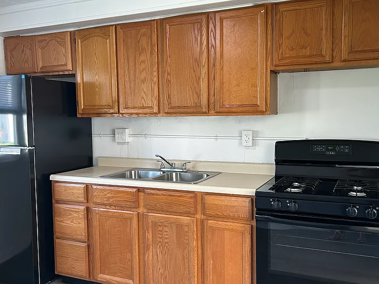 100-26D Midland Hts — Photo 3