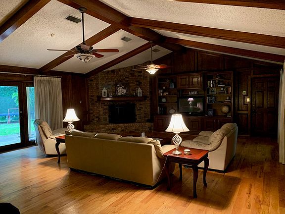 2nd image of 102 Marsh Ln