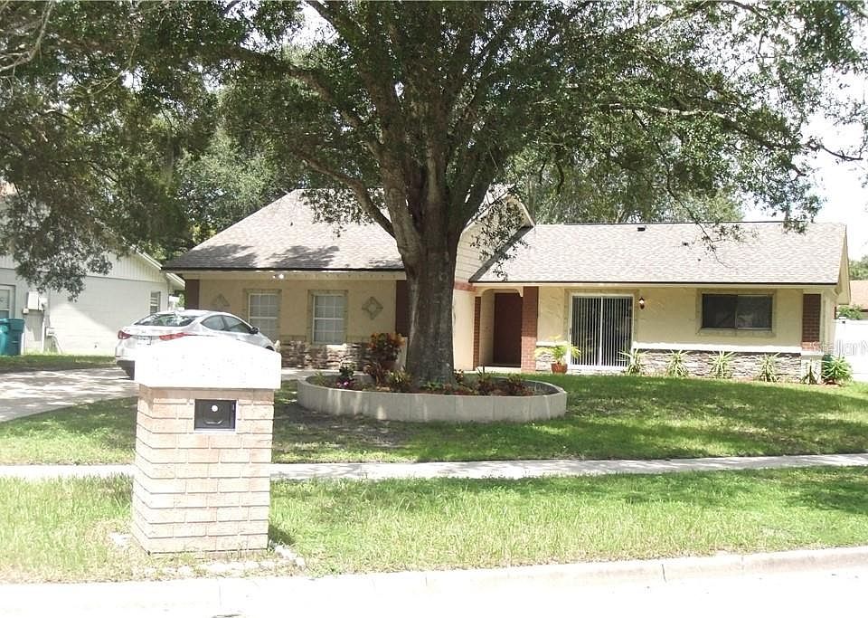 1st image of 704 Wavecrest Dr