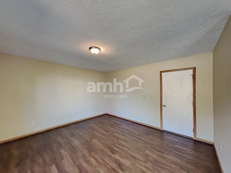 1064 Amherst Blvd — Photo 6