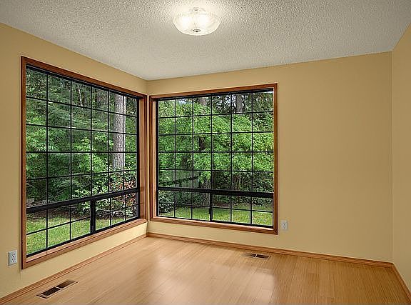 4th image of 14625 Sunrise Dr NE