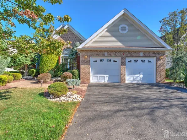 23 Crenshaw Ct, Monroe Township, NJ 08831