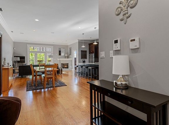 2nd image of 3811 N Lincoln Ave APT 3A